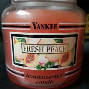 Retired Yankee Candle Fresh Peach Black Band 14.5 oz Housewarmer Jar Unlit